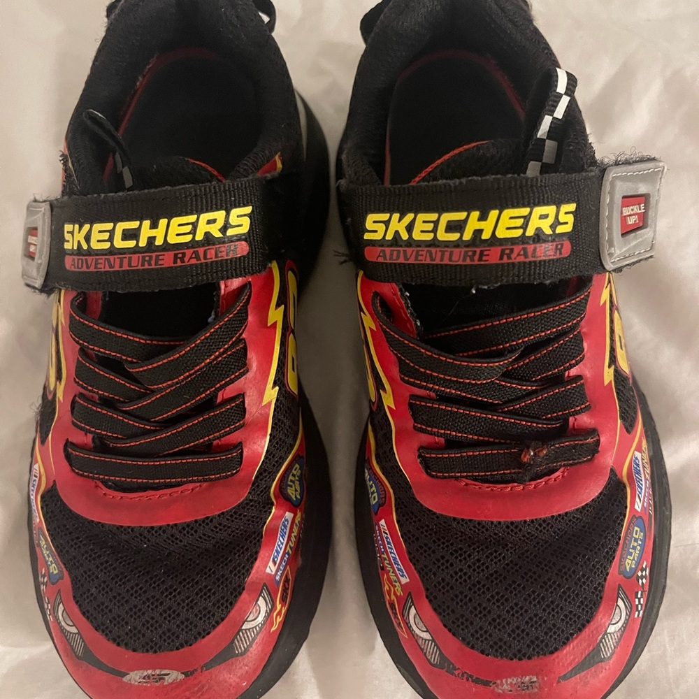 Buckle Red and Black Racing Sneakers - Picture 6 of 6